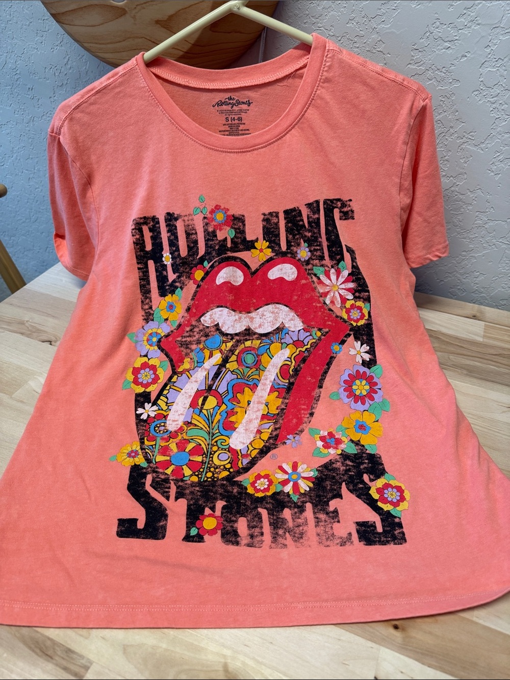 Medium sized Rolling Stones Coral soft and super cute!!